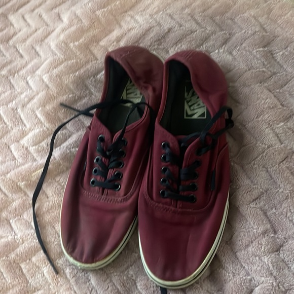 Vans - Picture 2 of 5